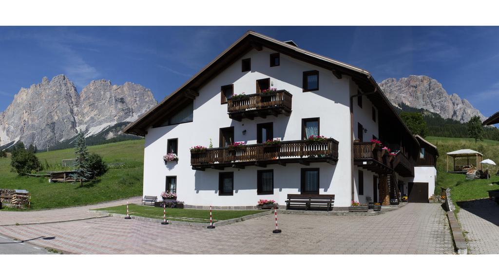 Cristallo & Faloria Suite Apartments Cortina d'Ampezzo Exterior photo